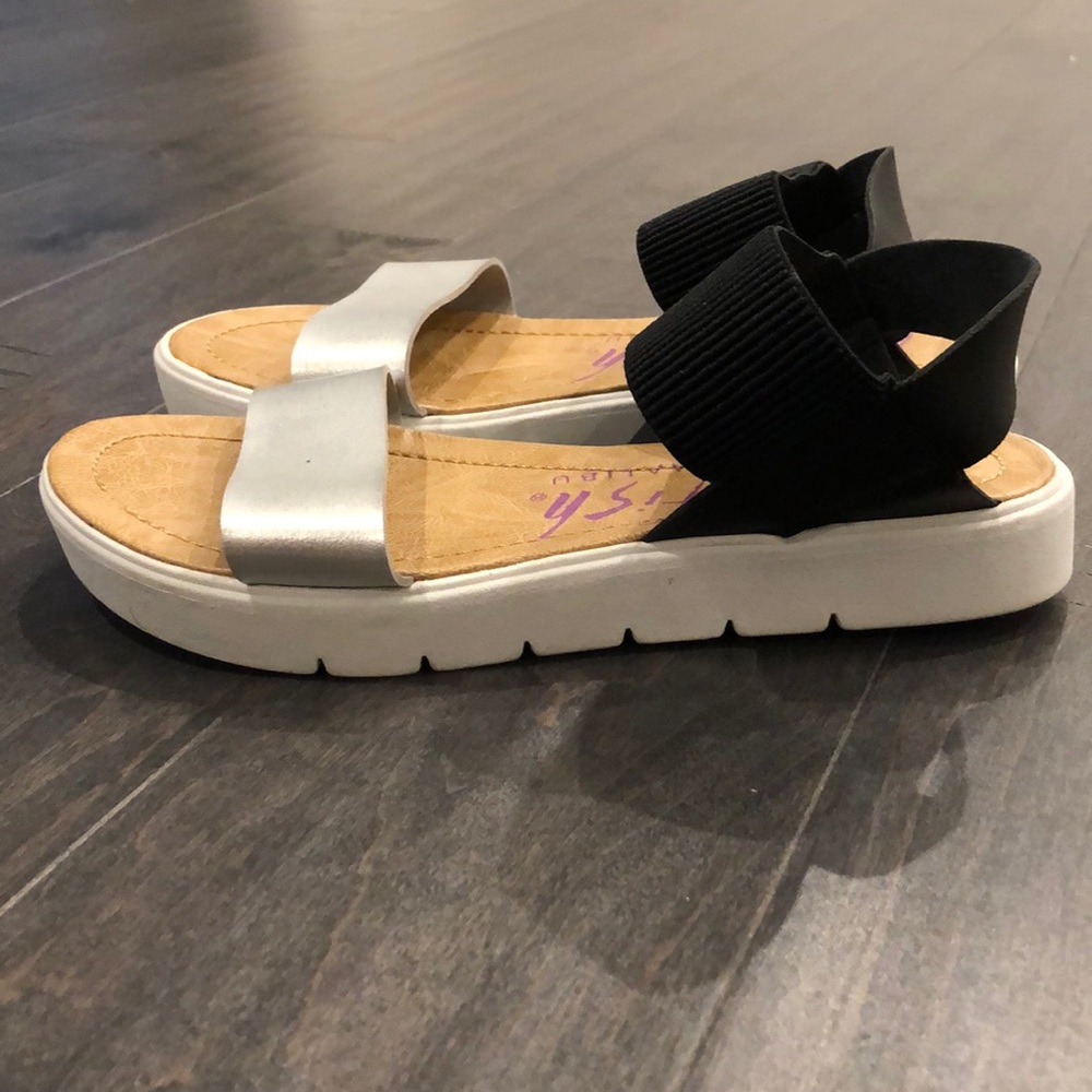Women’s platform sandals